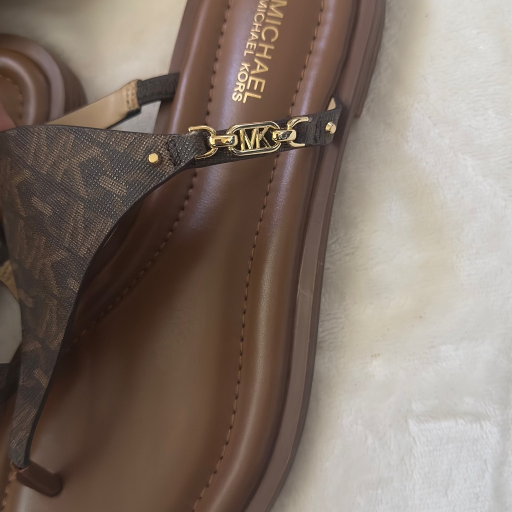 Michael Kors THONG DANIELLA FLAT size 7.5 - Picture 4 of 6